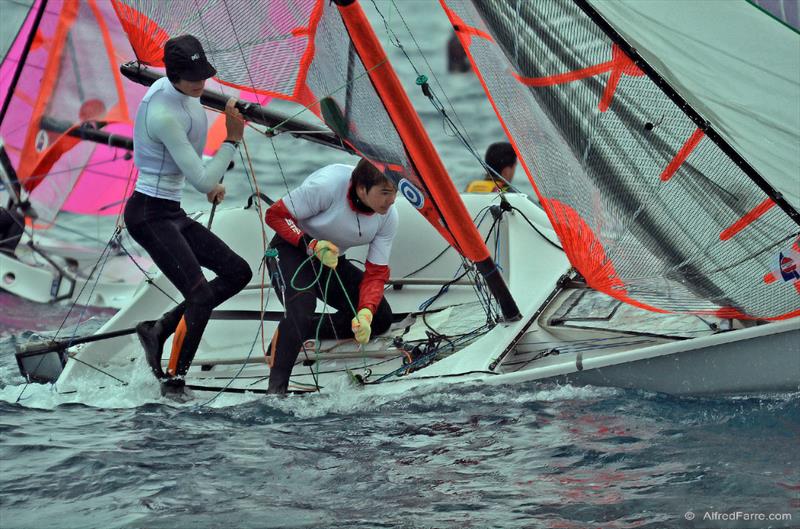 38th GAES Christmas Race in Palamós day 2 photo copyright Alfred Farre / www.alfredfarre.com taken at Club de Vela Palamos and featuring the 29er class