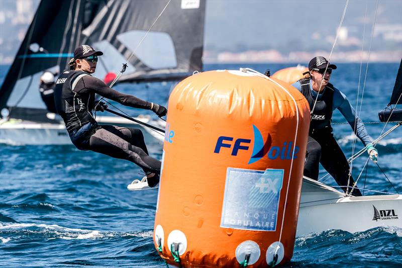 Jo Aleh & Molly Meech (NZL) 49er FX NZL Sailing Team Semaine