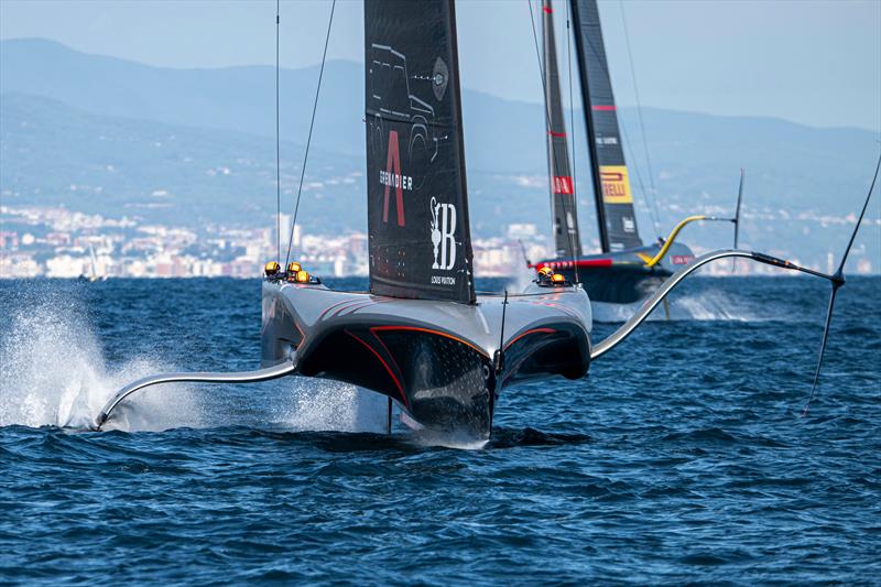 Round Robin Sail-Off - INEOS Britannia vs. Luna Rossa Prada Pirelli on Louis Vuitton Cup Round Robin Day 9 - 9th September 2024 - photo © Ricardo Pinto / America's Cup