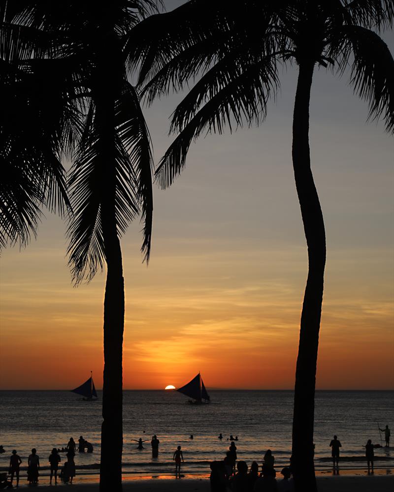 Another perfect Boracay sunset. BPI Boracay 200 - photo © Guy Nowell / BPI