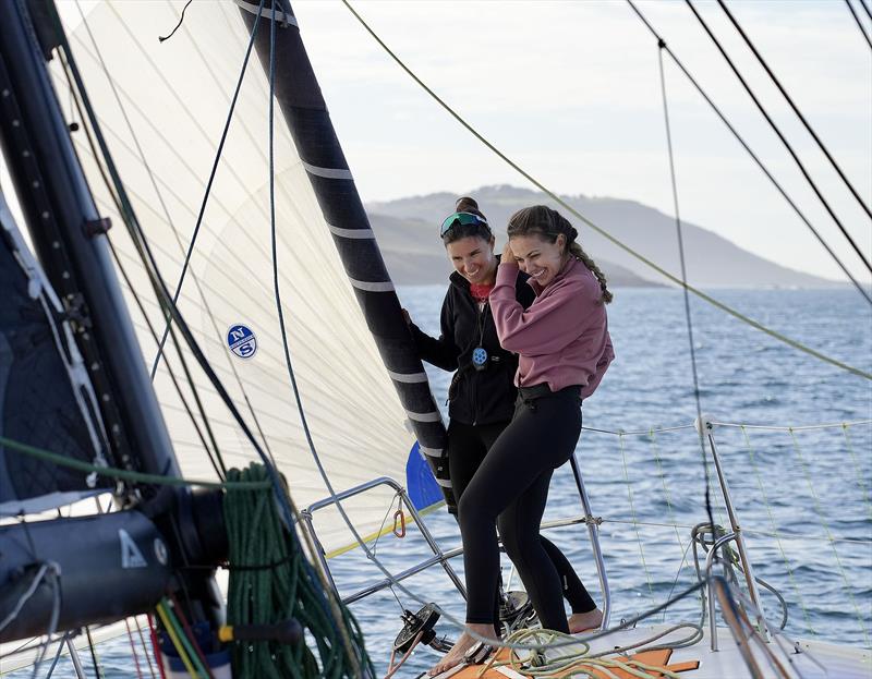 Figureheads - Cole Brauer (L) and Elizabeth Tucker (R) - photo © Alvaro Sanchis