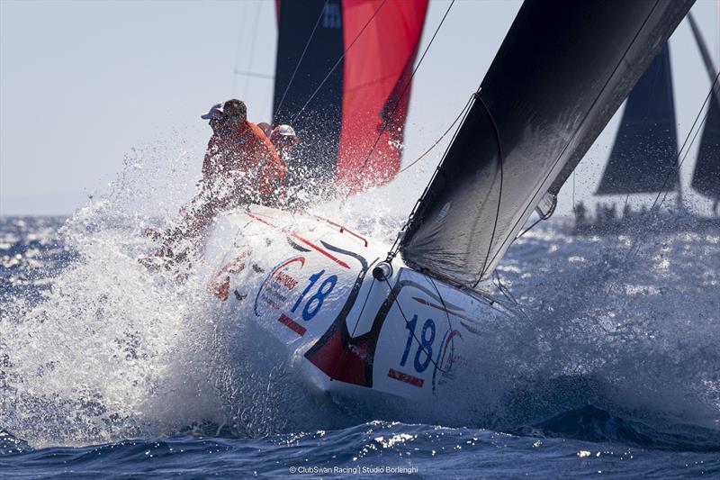 Swan Bonifacio Challenge - photo © Studio Borlenghi