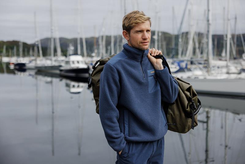 Aston half zip fleece - navy - photo © Henri-Lloyd