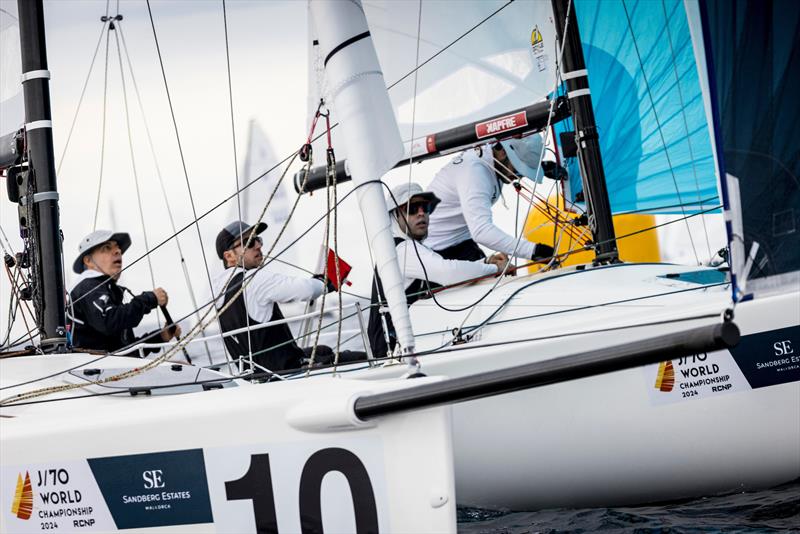 Racing on day 2 of the Sandberg Estates J/70 Worlds in Palma photo copyright SailingShots by María Muiña taken at Real Club Náutico de Palma and featuring the J70 class