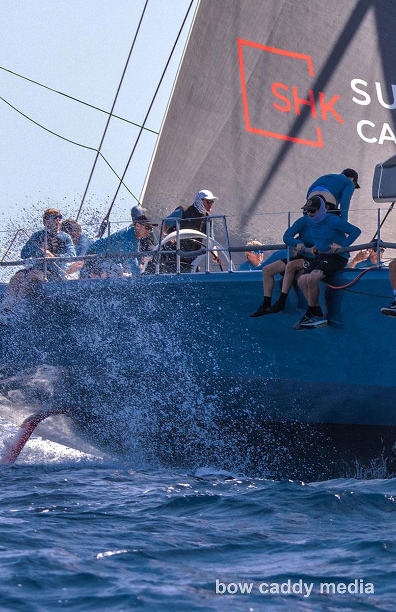 Leopard 3 rounds the top mark - photo © Bow Caddy Media