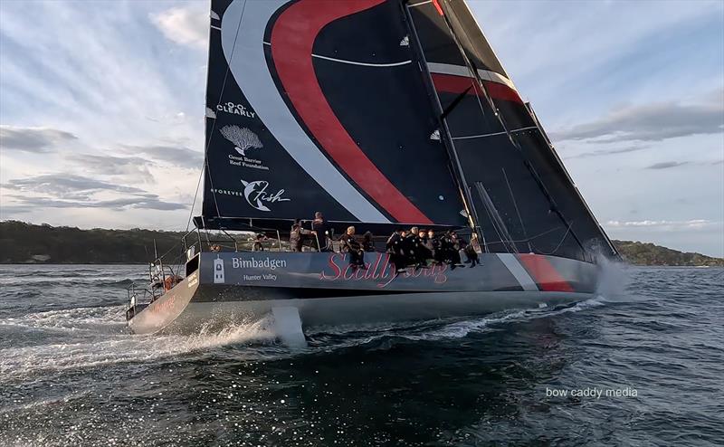 Scallywag powers along - photo © Bow Caddy Media