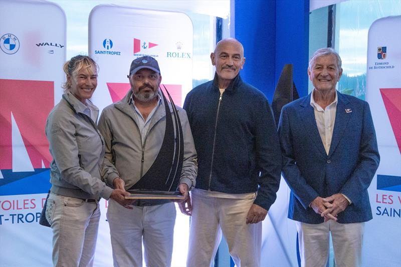 Enzo Pellizzaro accepts the Maxi 5 prize from Laurent Petit, head of Event Policy for the Ville de Saint-Tropez and Pierre Roinson, President of the Société nautique de Saint-Tropez - photo © Gilles Martin-Raget / www.martin-raget.com