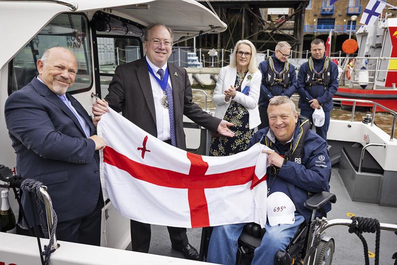 Geoff with Lord Mayor of London with London Standard Flag - photo © Wetwheels Foundation