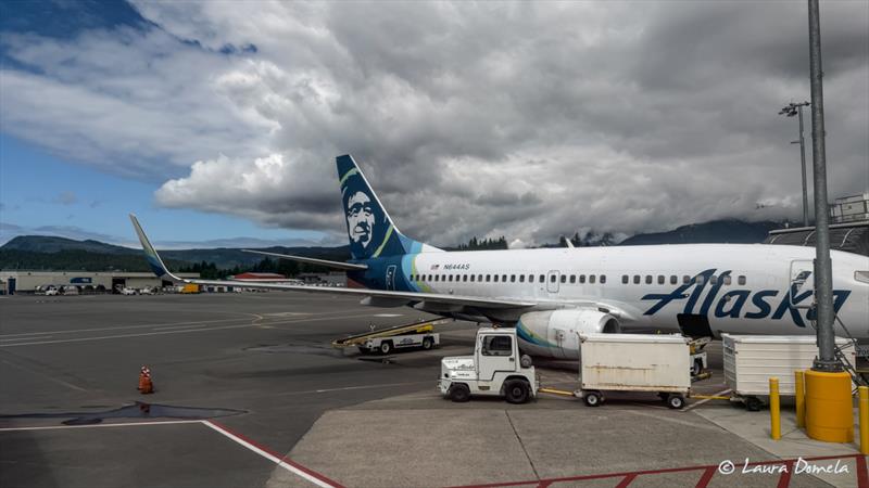 Alaskan Airlines - photo © Laura Domela