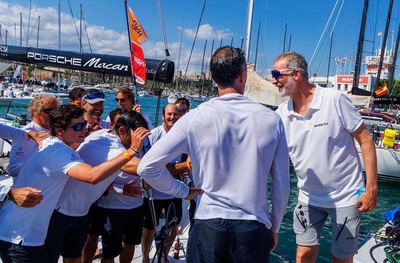 HM King Felipe of Spain congratulates the crew of Estrella Damm - 43 Copa del Rey MAPFRE Day 5 - photo © Nico Martínez / Copa del Rey MAPFRE