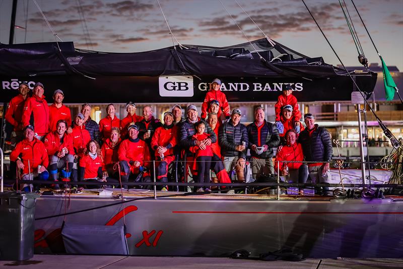 Mark Richards with the team and crew - photo © Palm Beach Motor Yachts
