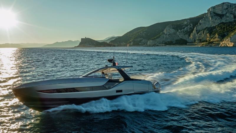 Day cruiser - Azimut Verve 47 - photo © Azimut Yachts