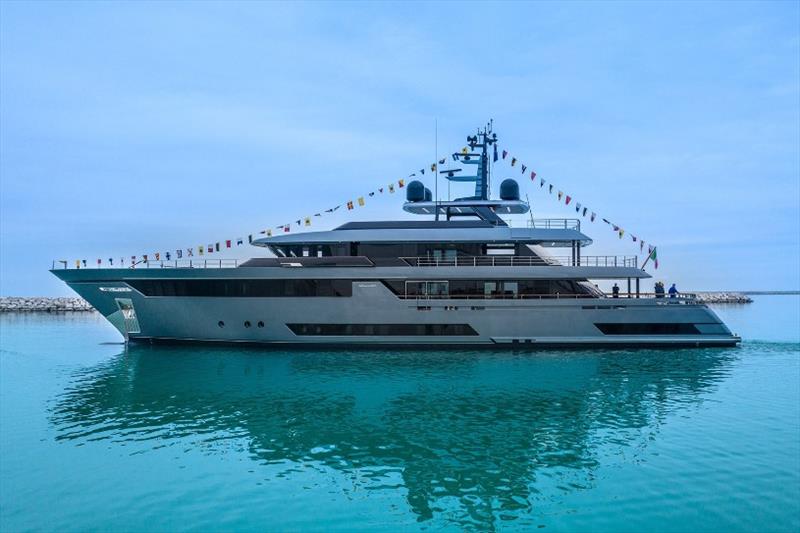 riva yacht 20 meter