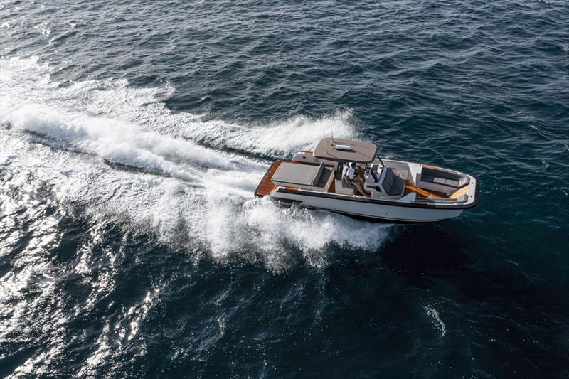 New carbon-fibre Linx 30 superyacht tender - photo © BYD