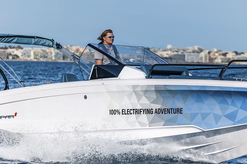 The prototype marries the ultra-efficient and versatile Axopar 25 with the eco-friendliness of an electric outboard propulsion - photo © Axopar Boats