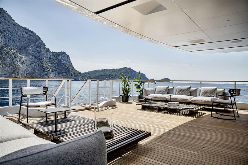 At the stern of the main deck, the open-air area chooses the modular APSARA seating system, featuring a base with wooden slats, accompanied by the eponymous GEA tables and chairs - Benetti B.Yond 37 M Yacht - photo © Georgetti