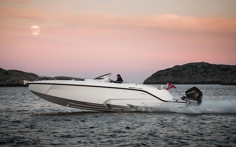 Hydrolift X-32 S photo copyright Fredrik Helliesen taken at  and featuring the Power boat class