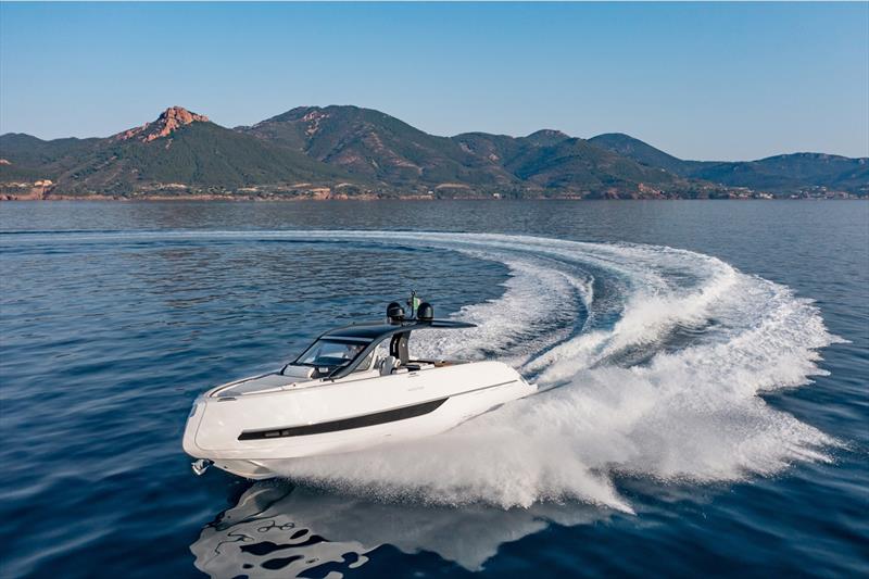 Invictus TT420 Vogue White edition - photo © Invictus Yacht