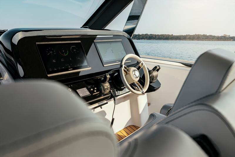 Invictus TT420 Vogue White edition - photo © Invictus Yacht