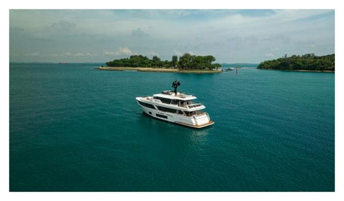 Custom Line Navetta 30 - photo © Ferretti Group