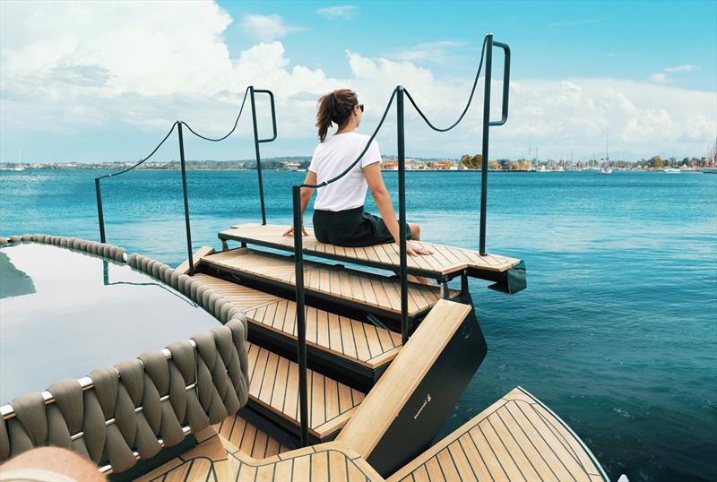 Besenzoni LP100 Plus sladder platform - photo © Besenzoni
