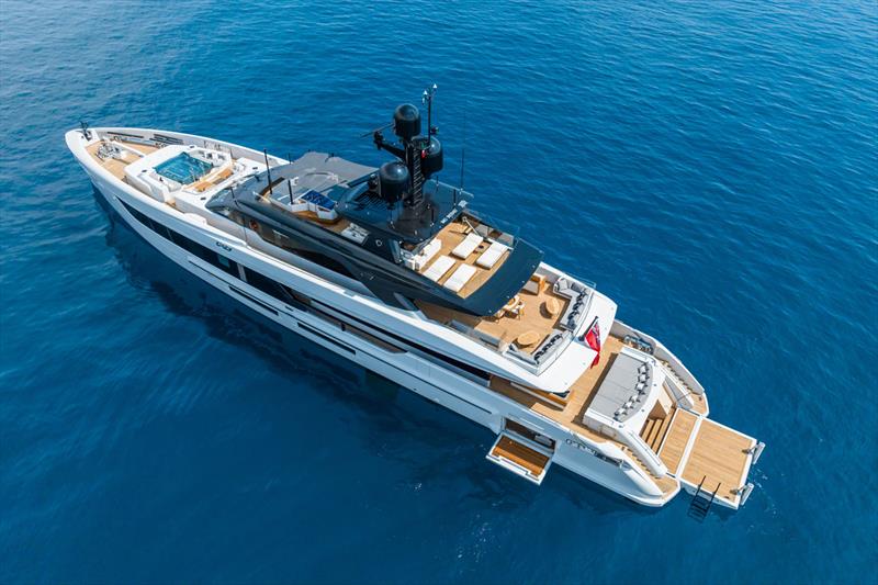 TANKOA YACHTS T680 FENICE. A SYMPHONY OF DYNAMIC DESIGN