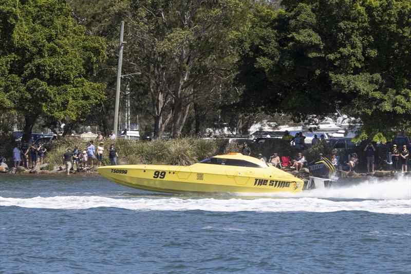 The Sting were trialling their new motors and ended up with one that was very much broken - photo © Australian Offshore Powerboat Club