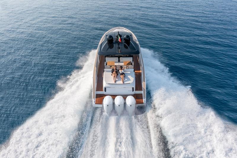 Invictus TT420S - photo © Invictus Yacht