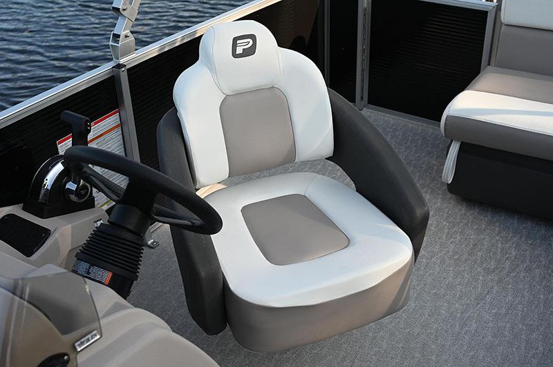 Captain Chair - Vectra 23 WRL - photo © Princecraft Boats