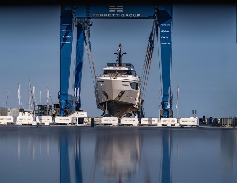 Custom Line Navetta 30 - photo © Custom Line