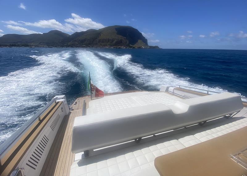 M-16 - photo © Cantieri Magazzù