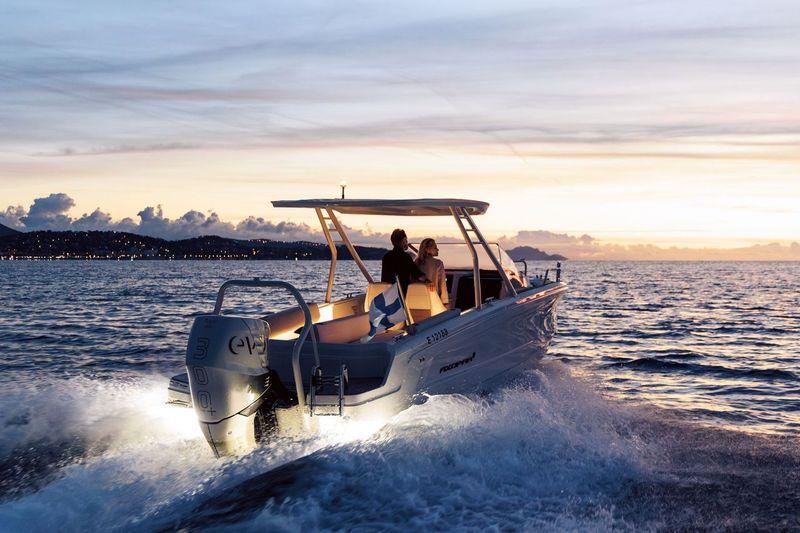 AX/E 25 Cross Top - photo © Axopar Boats