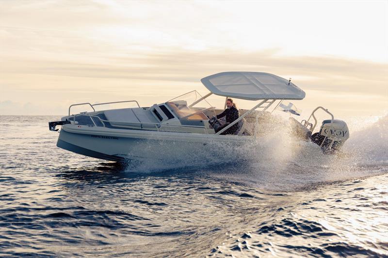 AX/E 25 Cross Top - photo © Axopar Boats