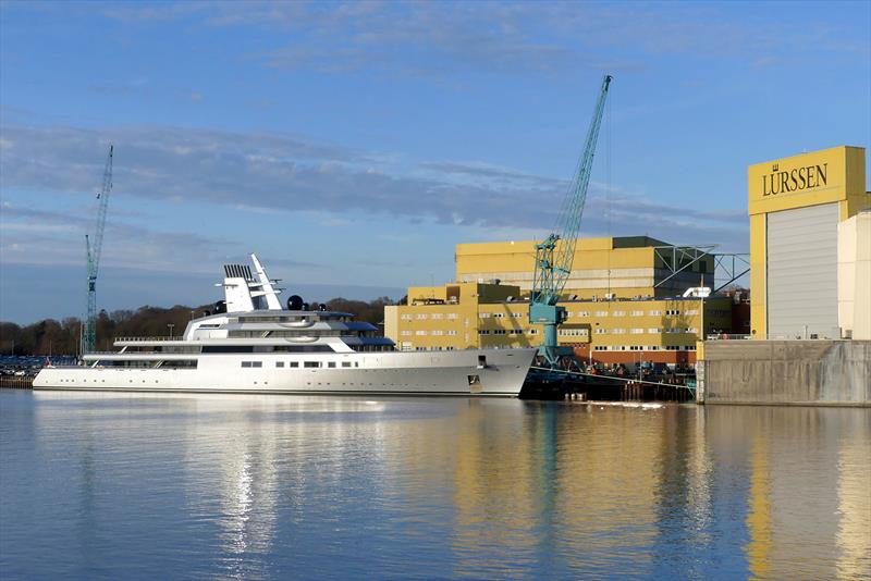 142m Dragonfly - photo © Christian Eckardt