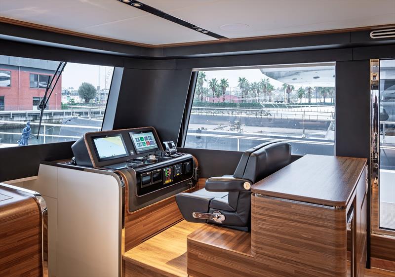 E-Cat 80 catamaran - Saloon