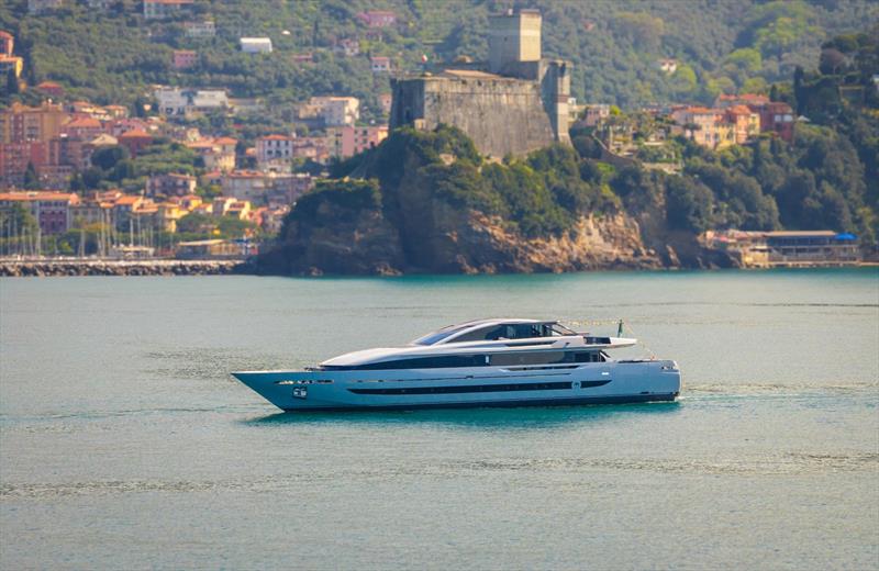 Baglietto launch 44m fast motor yacht Speedy Bear