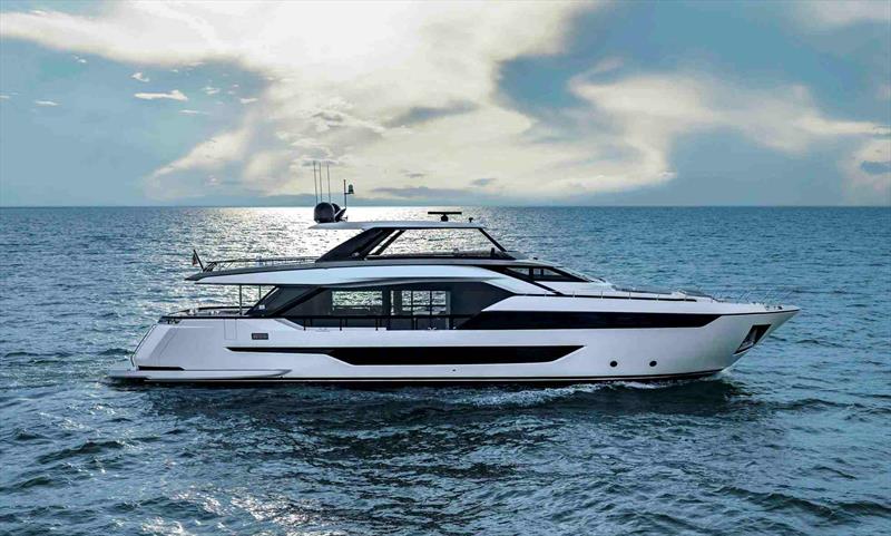 Ferretti Yachts 940
