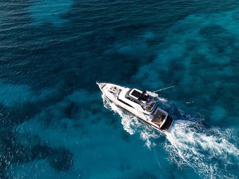 Our cruise towards the îlot was accompanied by playful dolphins - photo © Riviera Australia