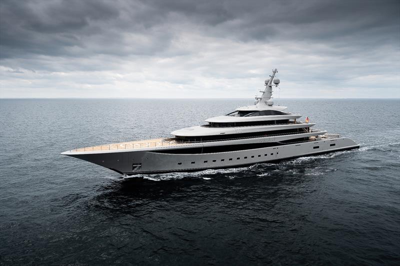 102.4 m NIXIE - photo © Tom van Oosanen