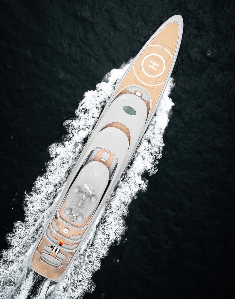 102.4 m NIXIE - photo © Tom van Oosanen