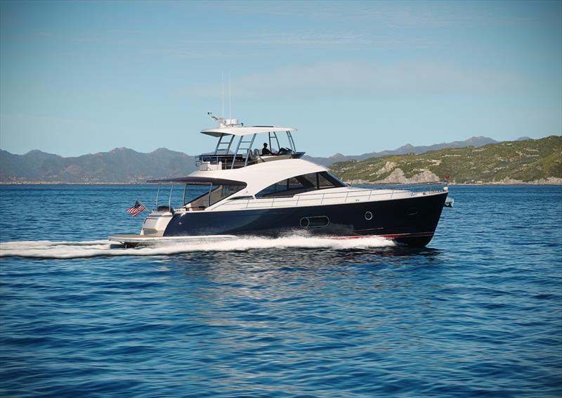 Belize 55 Running - photo © Riviera Australia