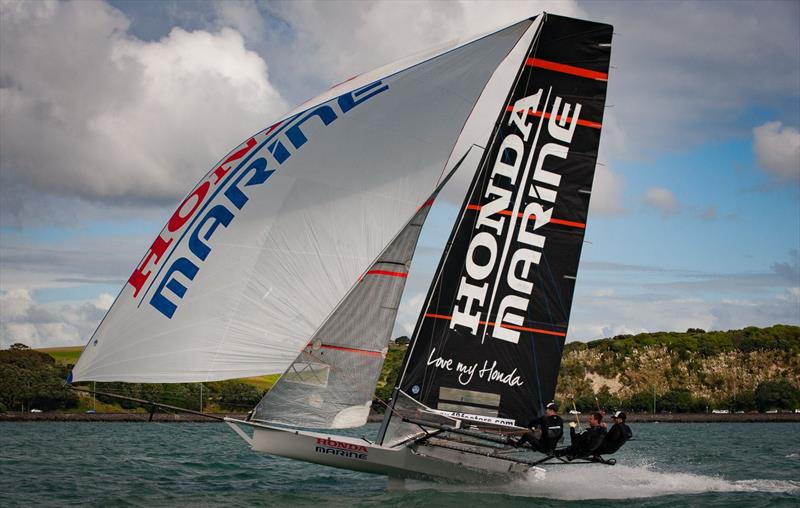 Honda Marine - 18ft skiff - Waitemata Harbour  - photo © Suellen Davies / Auckland Skiff League