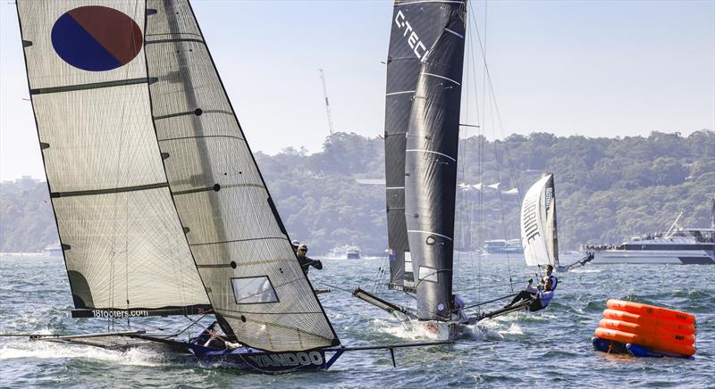 Winnings 2025 JJ Giltinan 18ft Skiff Championship Race 8 - Leaders approach the weather mark on the first lap - photo © SailMedia