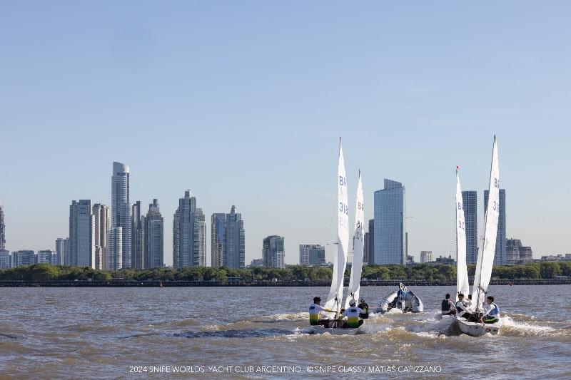 A frustrating lack of wind on day 1 of the 2024 Snipe World Championship in Buenos Aires, Argentina - photo © Matias Capizzano / www.capizzano.com