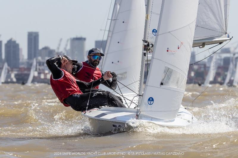 Day 3 of the 2024 Snipe World Championship in Buenos Aires, Argentina photo copyright Matias Capizzano / www.capizzano.com taken at Yacht Club Argentino and featuring the Snipe class