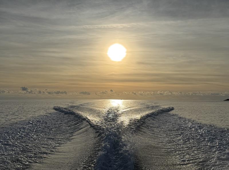 2nd placed Adrienne Clarke's photo of sea and sun, with no interruptions - bliss - Stoneways Marine Insurance Amateur Marine Photographer of the Year 2025 competition - photo © Adrienne Clarke