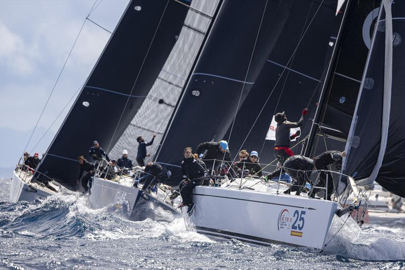 Swan Bonifacio Challenge - photo © Studio Borlenghi
