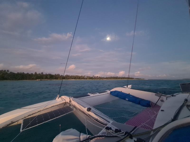 Moonrise, Cocos Keeling anchorage - photo © Guy Chester