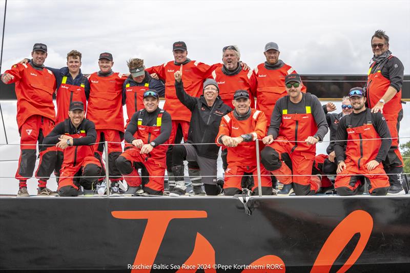 Tschüss 2 Crew: Christian Zugel, Al Fraser, Alex Higby, Campbell Field, Christopher Welch, Cian Guilfoyle, Edward Myers, Fredric Shanks, Johnny Mordaunt, Neal McDonald, Pete Cumming, Simon Johnson, Stu Bannatyne, Toby Griffen, Trystan Seal - photo © Pepe Korteniemi / www.photex.fi